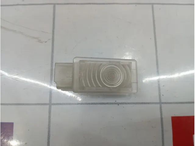 Плафон салонный Opel Astra (J) 13503059