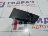 Блок управления стеклоподъемниками Opel Astra (J) 13305978.