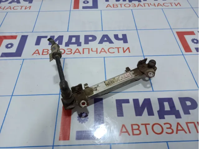 Рейка топливная рампа Opel Corsa D