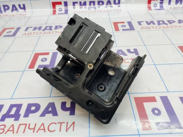 Кронштейн блока предохранителей Volkswagen Passat CC 1K0907361B