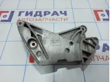 Кронштейн двигателя правый Volkswagen Passat CC 06J199207P