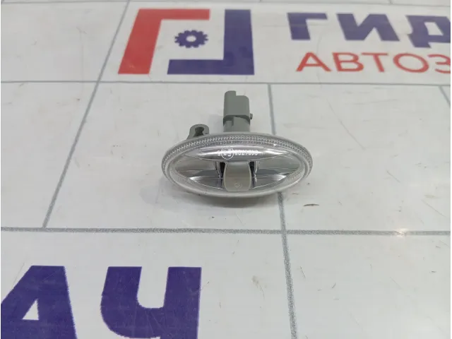 Повторитель на крыло белый Peugeot 301 9680057480