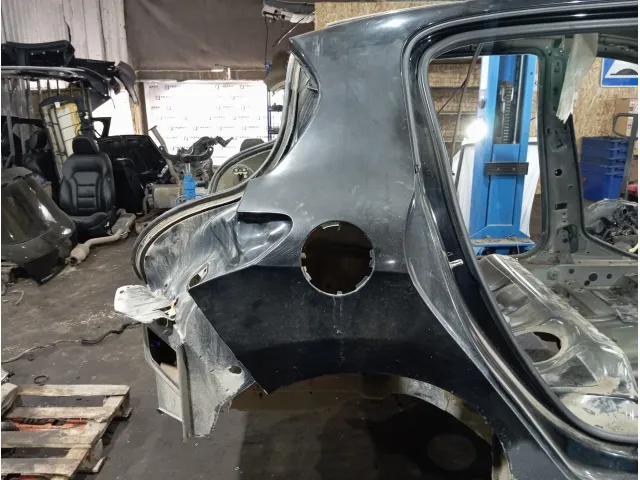 Крыло заднее правое Peugeot 308