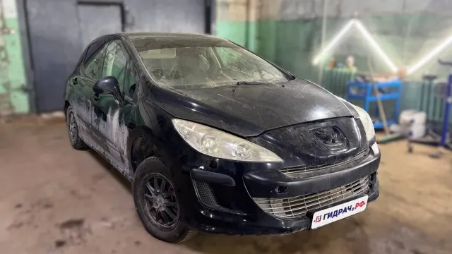 Автомобиль Peugeot 308  в разборе
