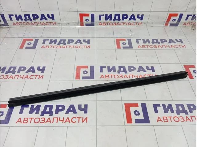Уплотнитель стекла заднего левого Peugeot 308 931176