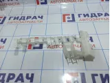 Кронштейн обшивки стойки задней правой Porsche Cayenne (9PA) 7L0880676