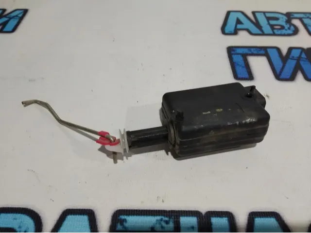 Активатор замка багажника Renault Logan 2 7700712901.