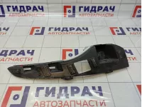 Кронштейн переднего бампера правый Renault Arkana 620361761R