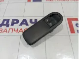 Блок управления стеклоподъемниками Renault Duster 8200108269