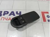 Блок управления стеклоподъемниками Renault Duster 8200108269