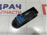 Блок управления стеклоподъемниками Renault Duster 8200108269