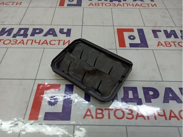 Решетка вентиляционная Renault Duster 7700838358