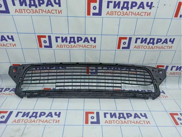 Решетка в бампер центральная Renault Duster 622540008R