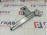 Стеклоподъемник механический задний правый Renault Duster 8200733830