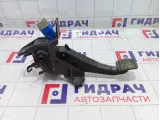 Педаль сцепления Renault Duster 465037621R