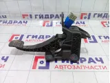 Педаль сцепления Renault Duster 465037621R