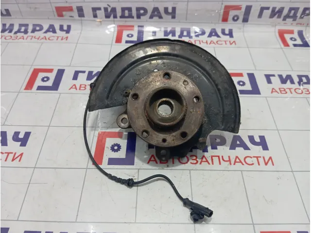 Кулак поворотный передний правый Renault Duster 8200881916