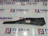 Решетка под лобовое стекло (Жабо) правая Renault Duster 6001546859
