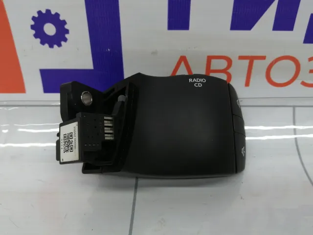 Блок кнопок управления магнитолой Renault Fluence 255520009R