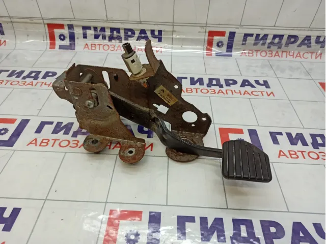 Педаль тормоза Renault Fluence 465010021R