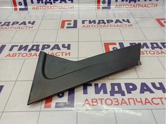 Накладка двери задней левой Renault Kaptur 822359038R