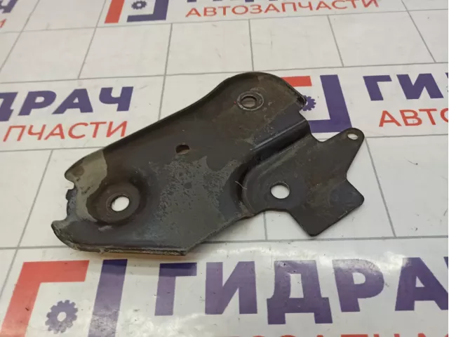 Кронштейн передней балки правый Renault Kaptur 8200823807