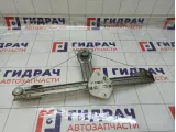 Стеклоподъемник механический передний правый Renault Logan 8200800404