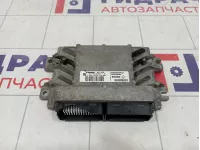 Блок управления двигателем Renault Logan 8200483732