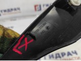 Накладка петли капота правая Renault Logan 8200273994. Сломано крепление.