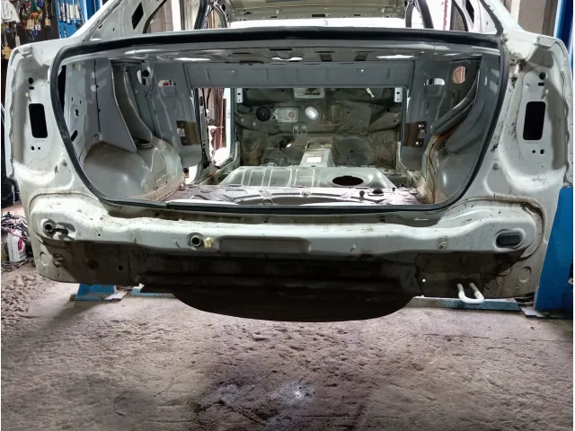 Панель задняя Renault Logan