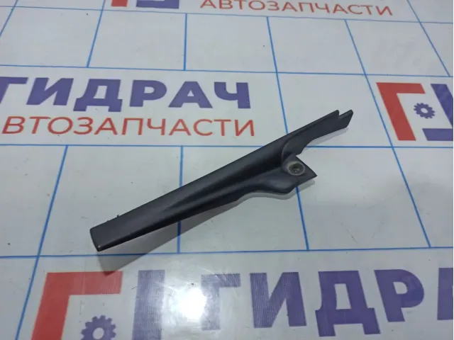 Накладка лобового стекла левая Renault Logan 2 668225143R