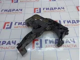 Кронштейн фары левый Renault Megane 2 8200137495