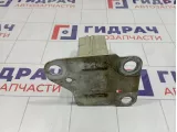 Кронштейн усилителя переднего бампера левый Renault Megane 2 8200011108