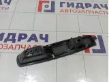Кнопка стеклоподъемника переднего правого Renault Megane 809600018R