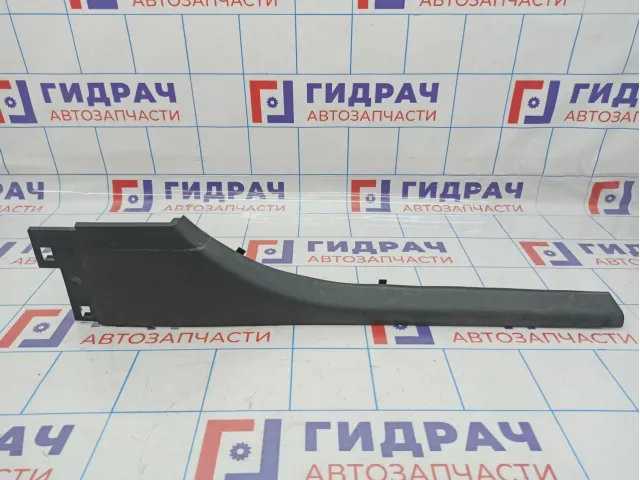 Накладка порога внутренняя передняя левая Renault Megane 3 769520014R. Царапины, потертость.