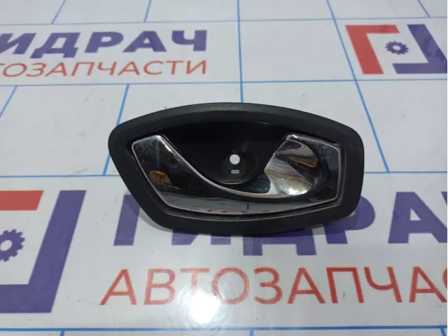 Ручка двери внутренняя правая Renault Megane 3 826720001R.