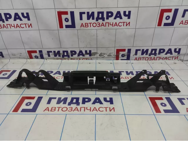 Кронштейн заднего бампера центральный Renault Megane 2 8200146040