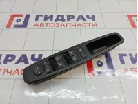 Блок управления стеклоподъемниками Renault Megane 3 254000008R