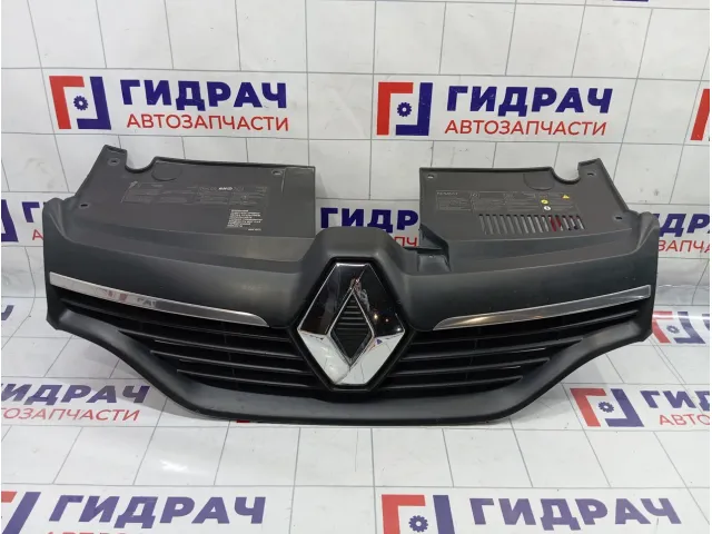 Решетка радиатора Renault Sandero Stepway (5S) 623105727R