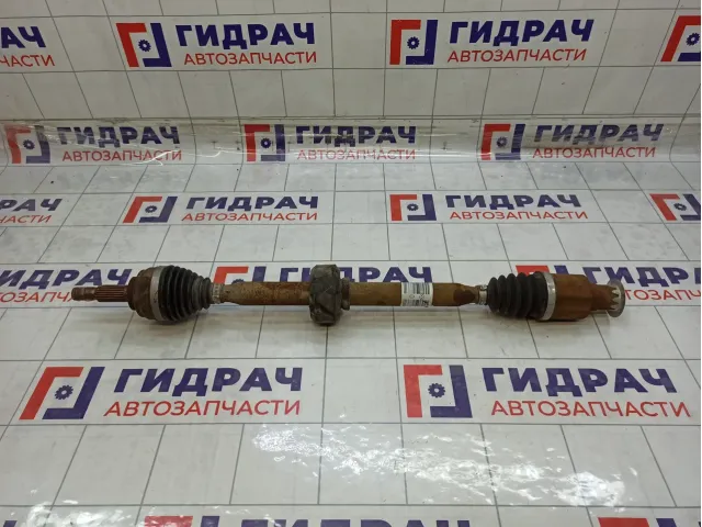 Привод правый Renault Sandero 391004298R