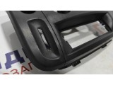 Накладка центральная в торпедо Renault Scenic 2 8200554454. Дефект.
