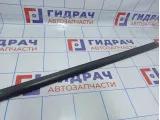 Накладка стекла переднего правого наружная Renault Symbol (LB) 8200753750