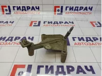 Кронштейн КПП Renault Simbol (LB) 8200111328