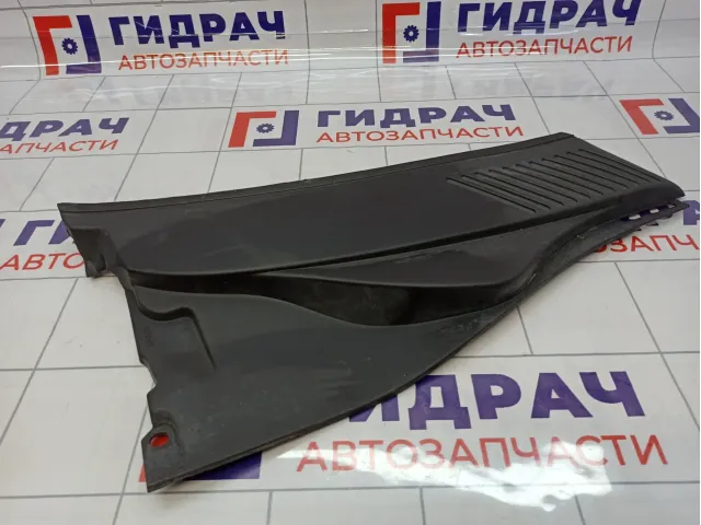 Решетка стеклоочистителя правая Renault Symbol (LB) 7700410609