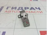 Петля багажника левая Skoda Octavia (A7) 5E0827301A