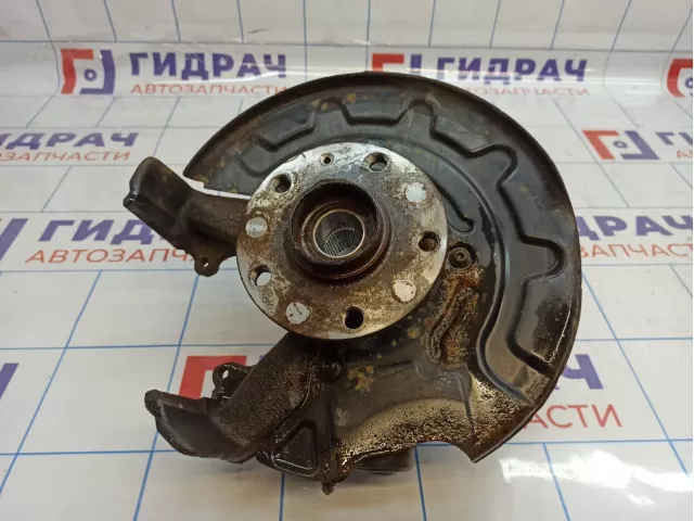 Кулак поворотный передний левый Skoda Octavia (A7) 5Q0407255N