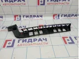 Кронштейн заднего бампера левый Skoda Octavia (A7) 5E5807863