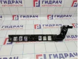 Кронштейн заднего бампера левый Skoda Octavia (A7) 5E5807863