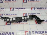 Кронштейн заднего бампера правый Skoda Octavia (A7) 5E5807864