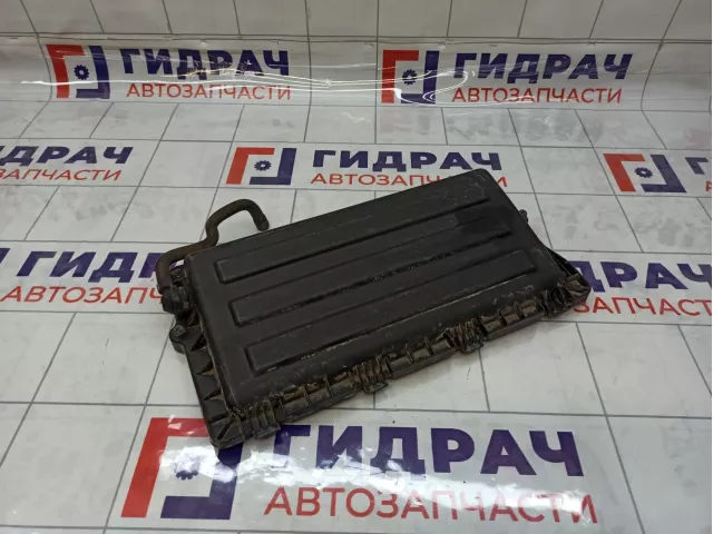 Корпус воздушного фильтра Skoda Octavia (A5) 036129611CM